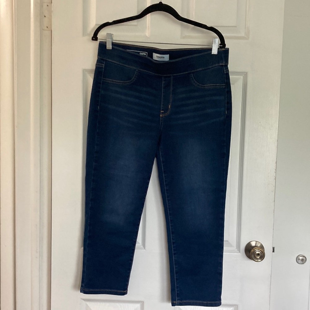 Ladies jean capris like new